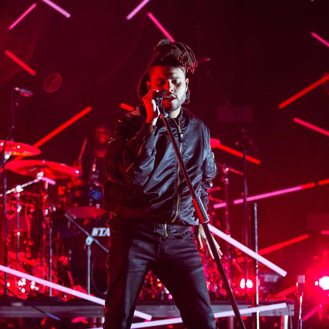 Watch The Weeknd Sing Beauty Behind The Madness Songs, Cover "Drunk In Love" At Billboard Hot 100 Fest