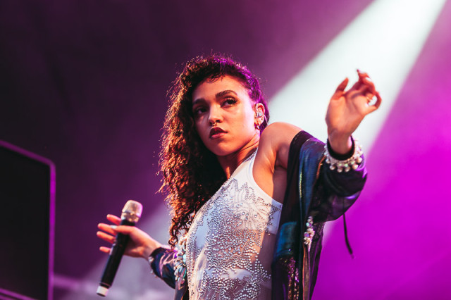 FKA Twigs - "Figure 8"