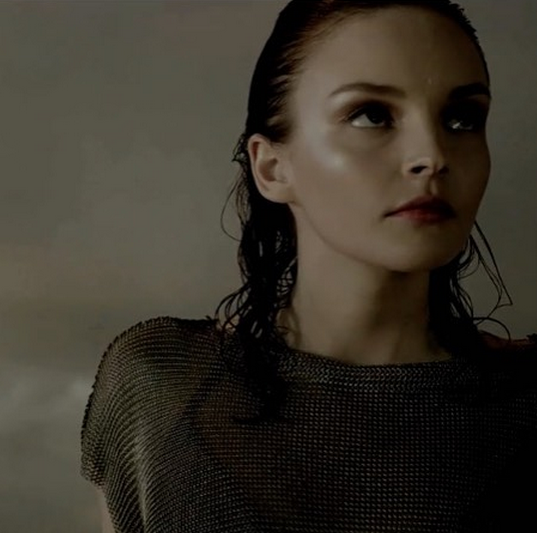 Chvrches Lauren Mayberry 4chan Leave A Trace Video