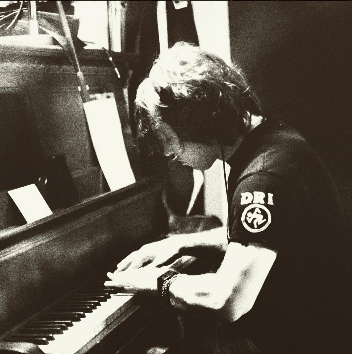 Ryan Adams Made A Rootsy Cover Of Taylor Swift's "Shake It Off" On Its One-Year Anniversary