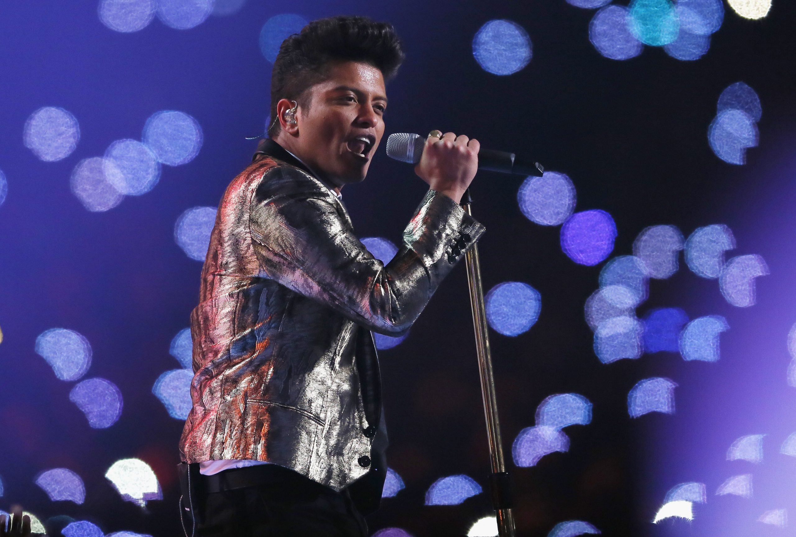 NFL Offers Bruno Mars Super Bowl Halftime Again