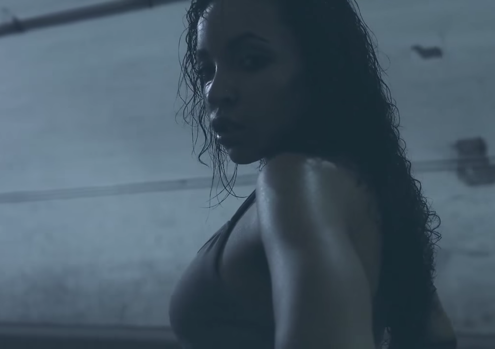 Tinashe - "Bet" / "Feels Like Vegas" Video