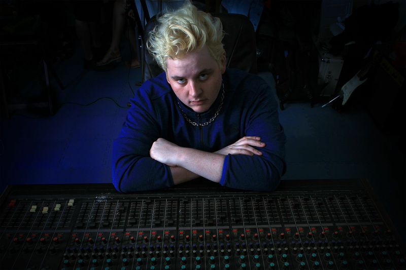 Groundislava - "Flatline" (Feat. Erik Hassle)