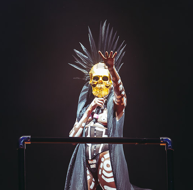 Grace Jones Memoir Disses Nicki Minaj, Miley Cyrus, & Other "Middle Of The Road" Artists