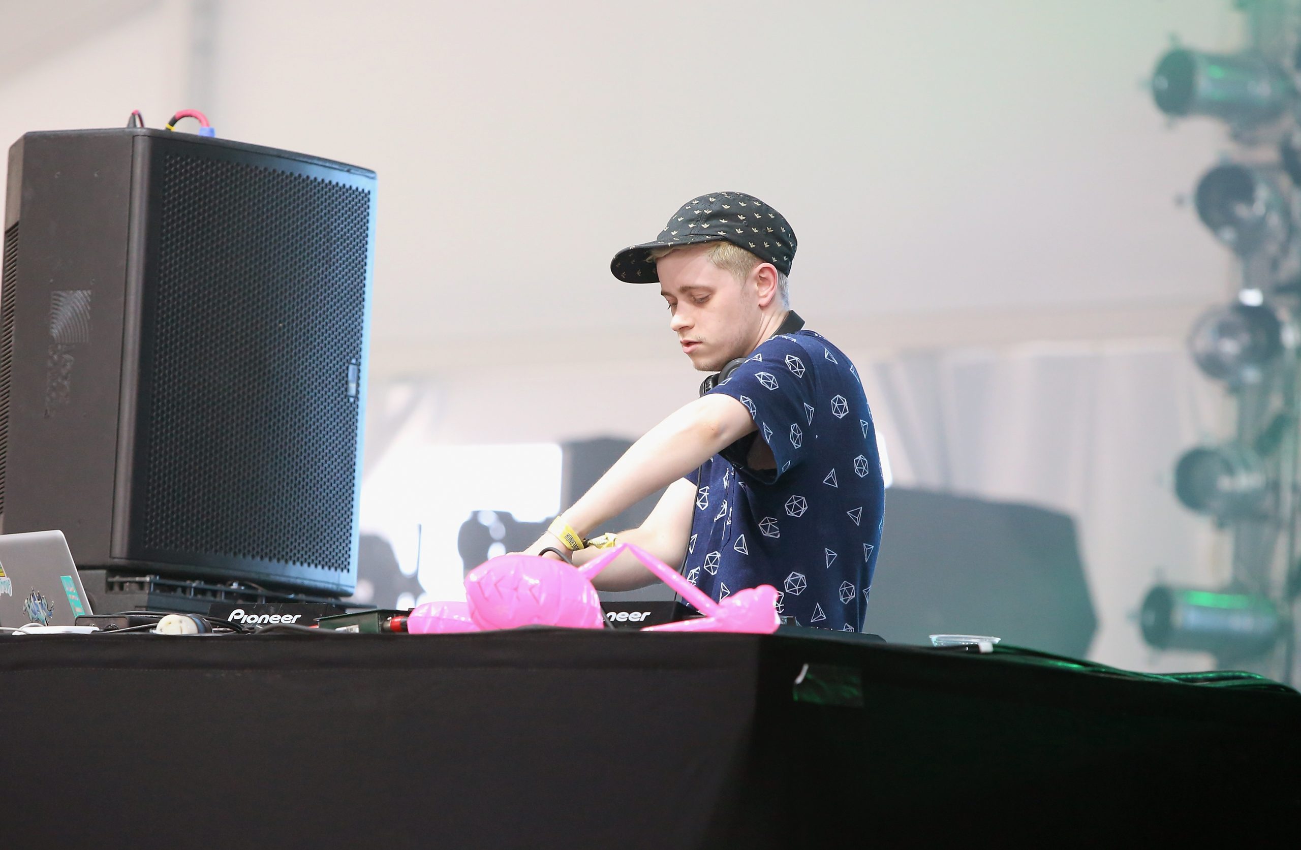 Rustie - "First Mythz"