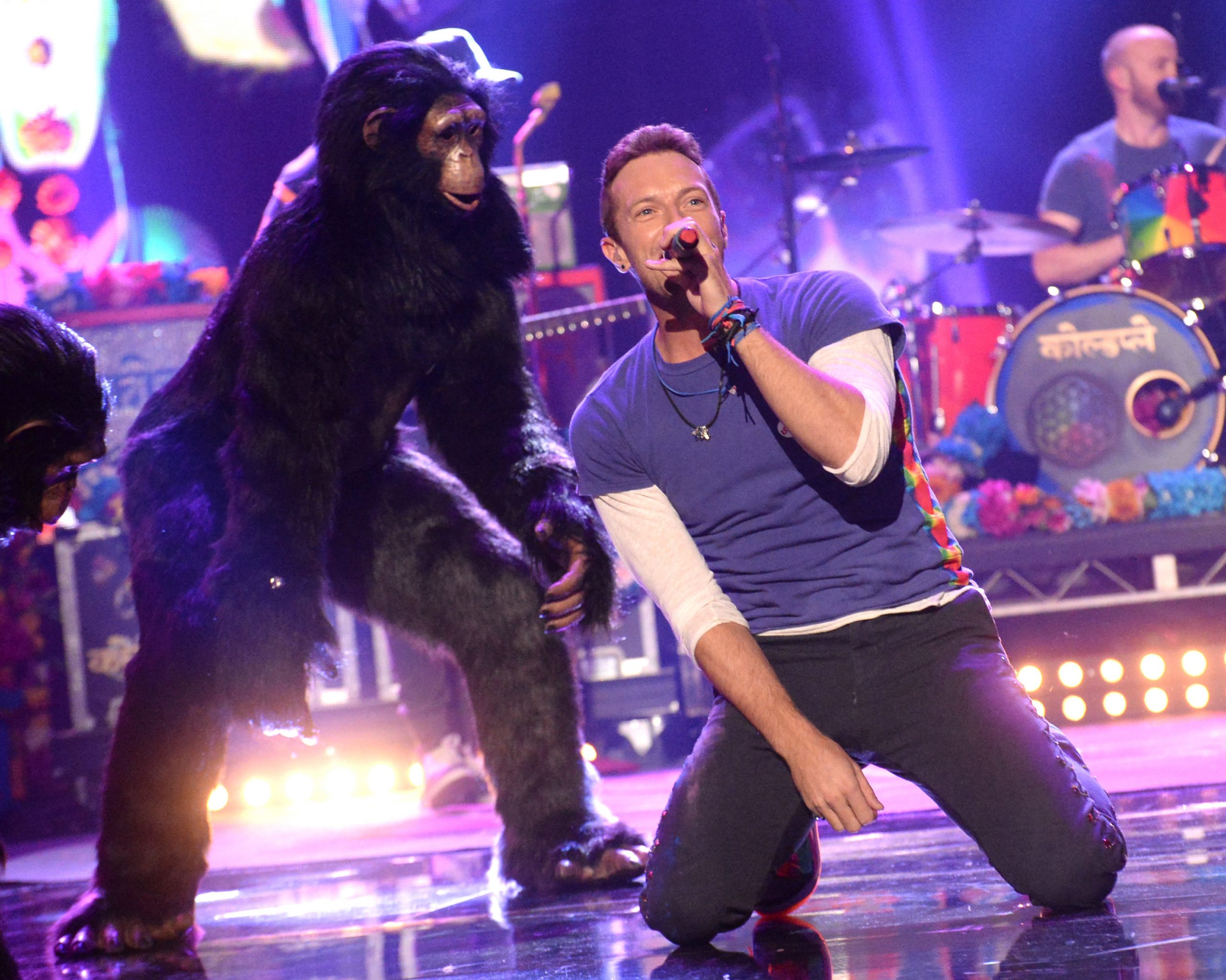 Watch Coldplay Play "Adventure Of A Lifetime," Tease Gorillas Video On The AMAs