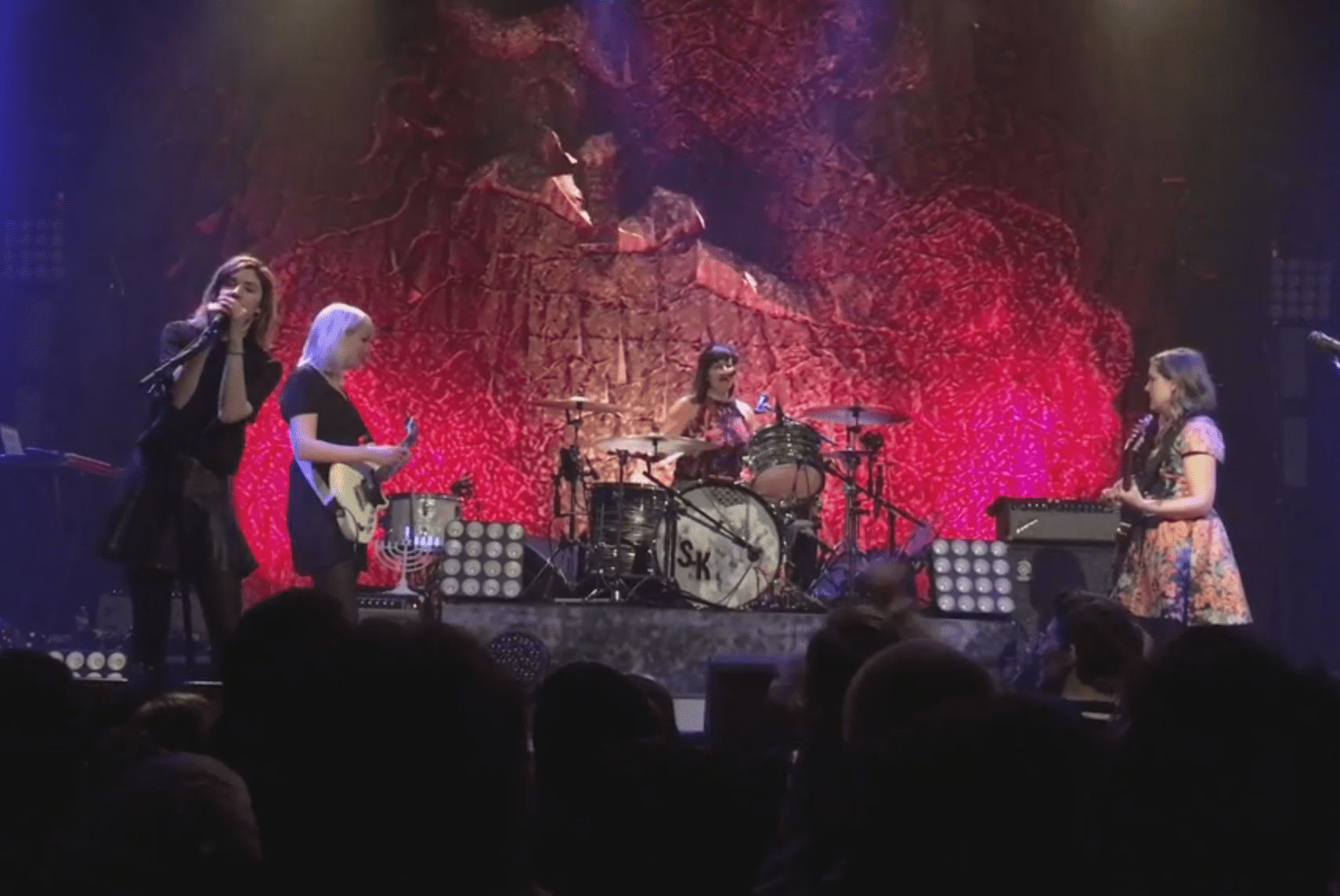 Watch Sleater-Kinney Cover The Ramones' "Merry Christmas (I Don’t Want To Fight Tonight)"