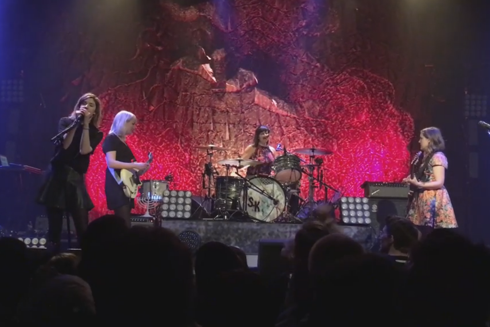 Watch Sleater-Kinney Cover The Ramones' "Merry Christmas (I Don’t Want To Fight Tonight)"