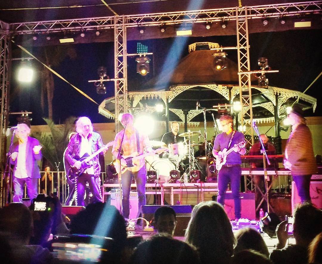 Watch Death Cab For Cutie Cover R.E.M. With R.E.M.'s Peter Buck & Mike Mills