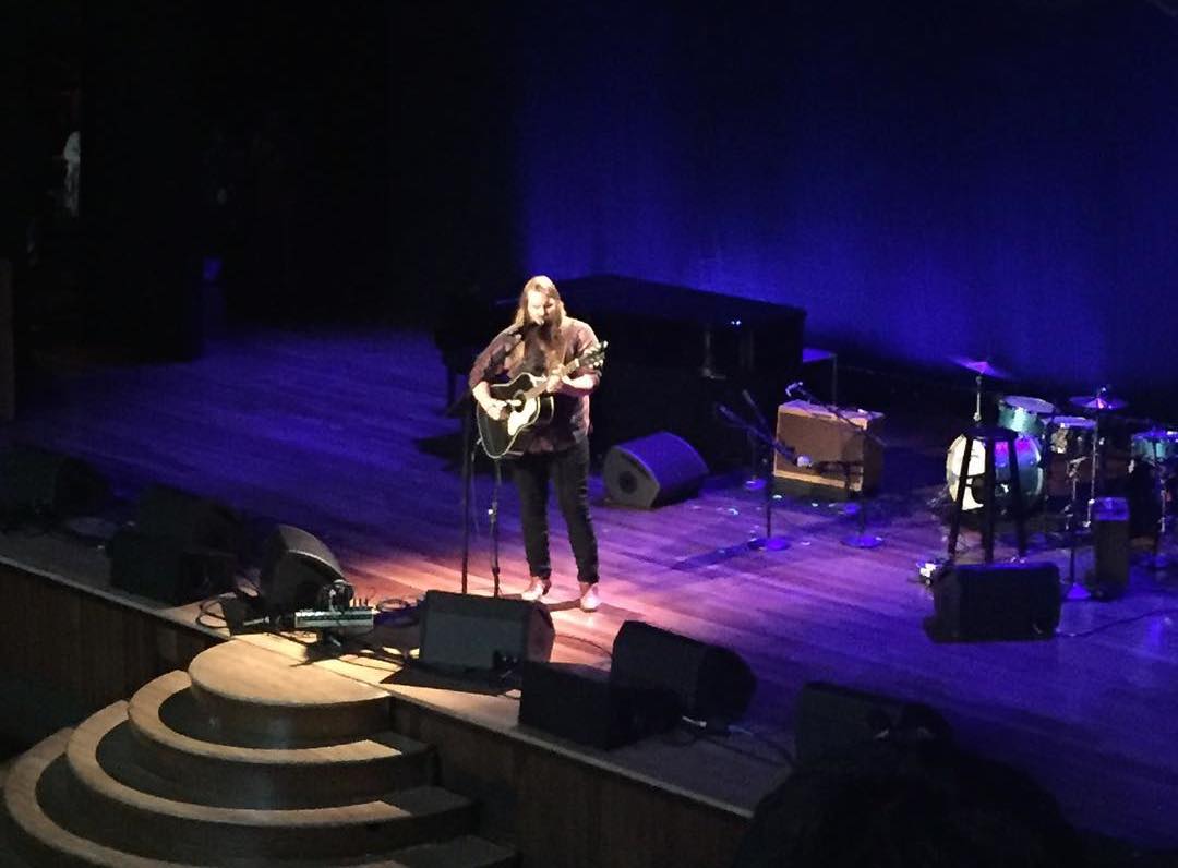 Watch Chris Stapleton Play "Either Way" At UMG's Country Radio Seminar In Nashville