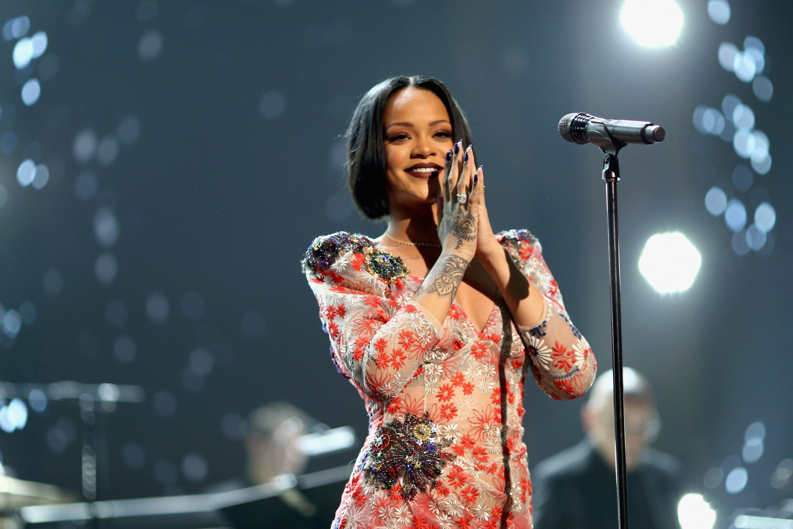 Rihanna Anti Tour Dates Postponed