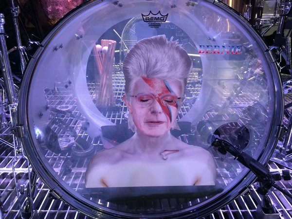 Watch Red Hot Chili Peppers Cover David Bowie At Bernie Sanders Fundraiser