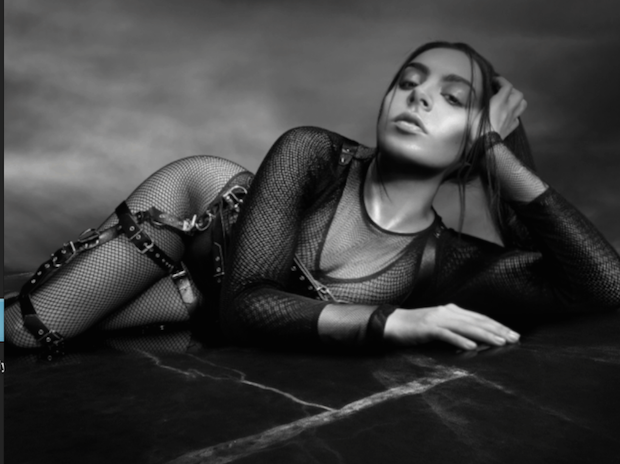 Charli XCX - "Trophy"