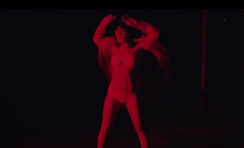 Charli-XCX-5-In-The-Morning-video