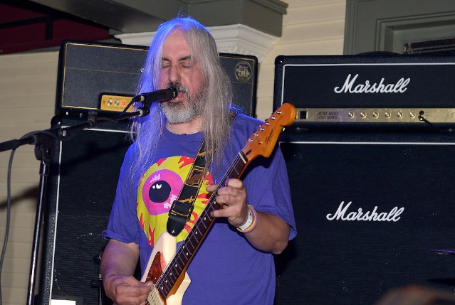 J Mascis