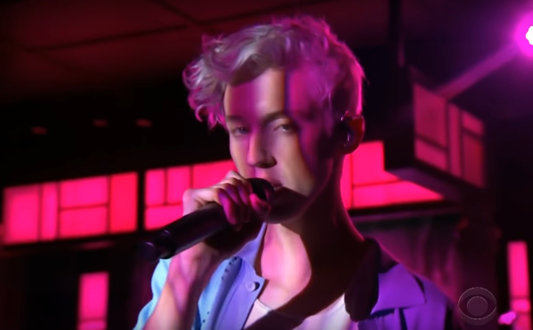 Troye-Sivan-on-Colbert