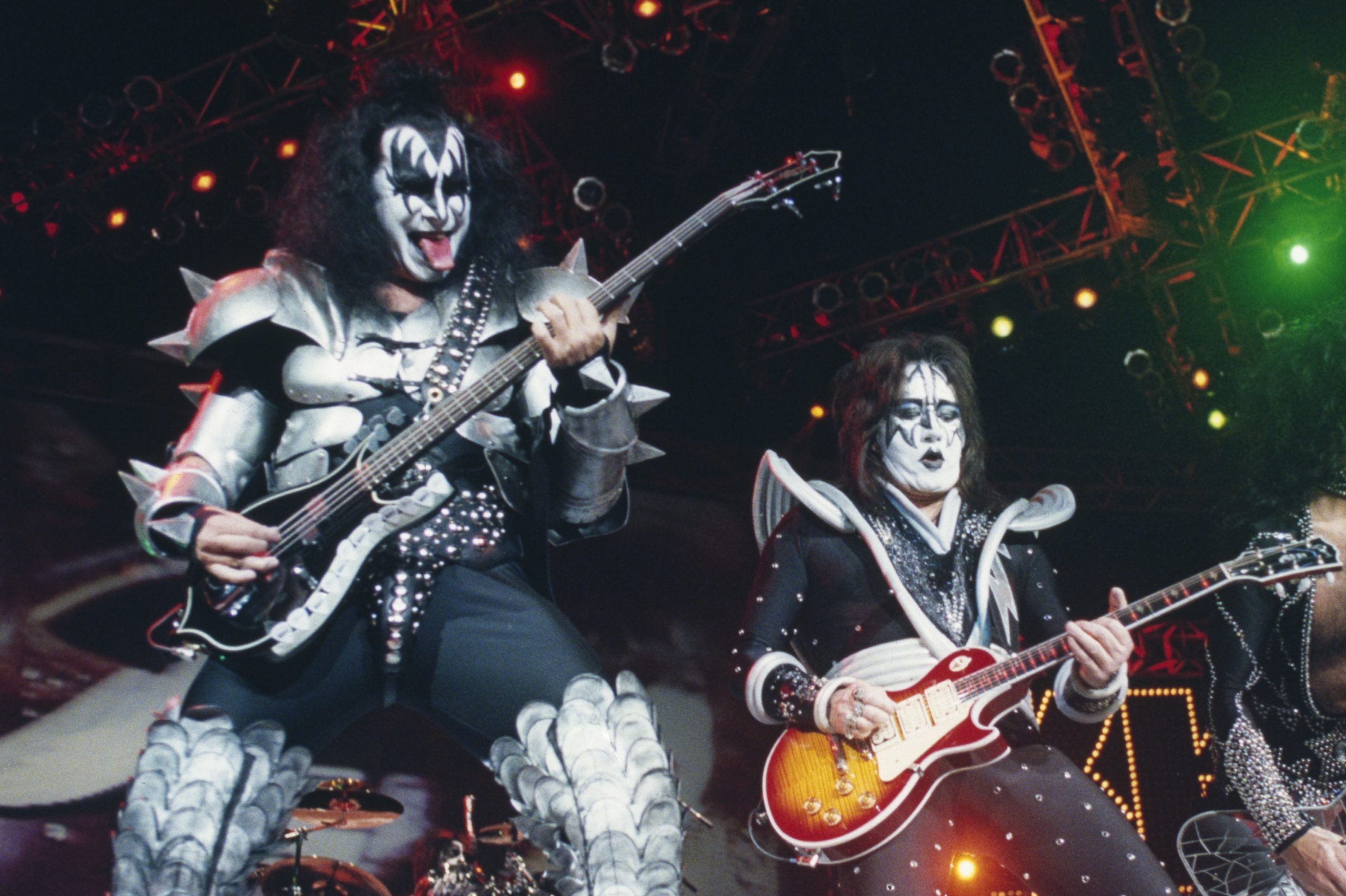 Gene-Simmons-and-Ace-Frehley