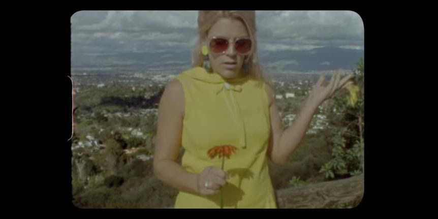 Foxwarren - "Sunset-Canyon" (feat. Busy Philipps)