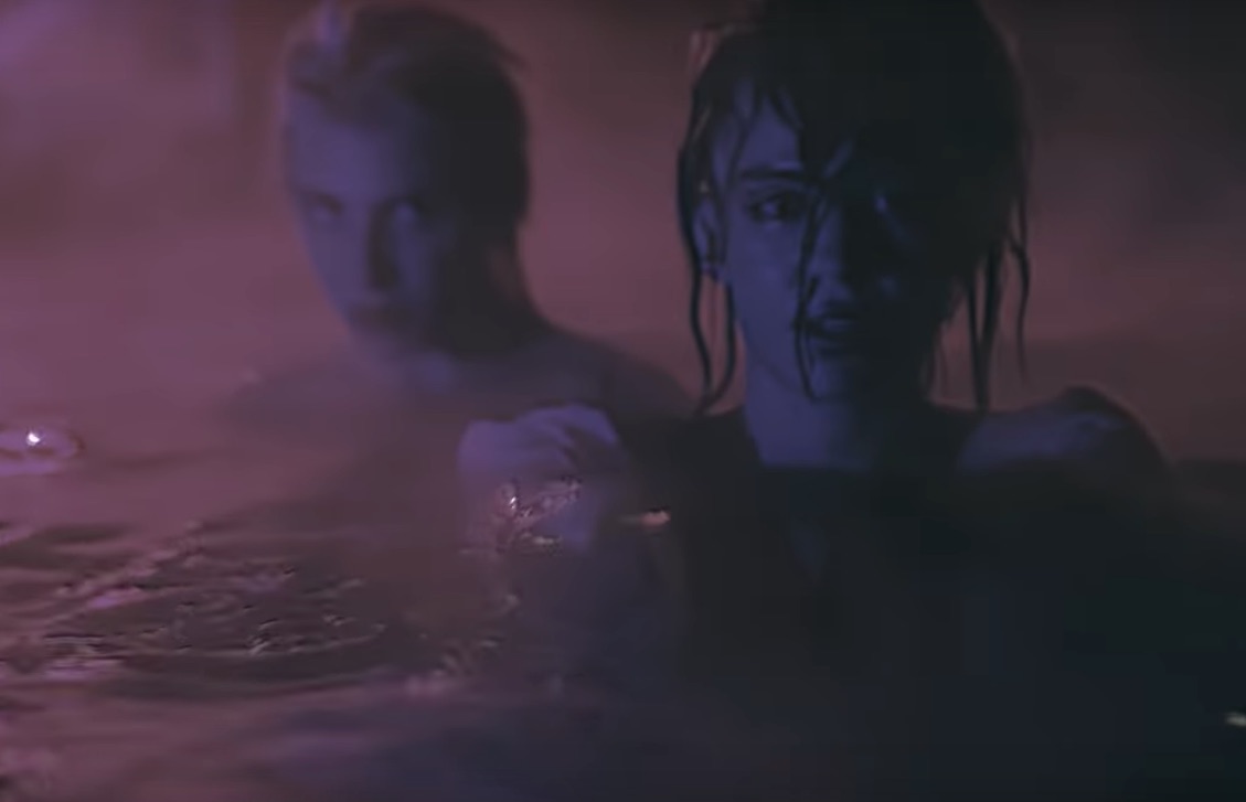 Grimes-Pretty-Dark-video