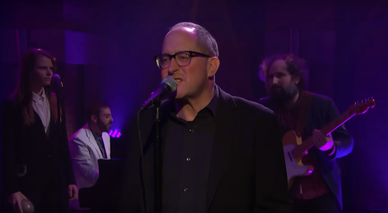 Craig-Finn-on-Seth-Meyers