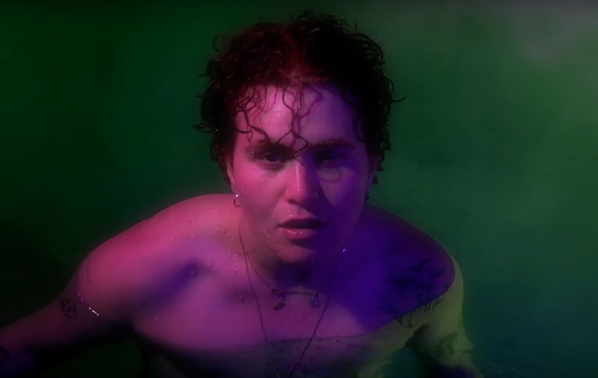 Girlpool-Minute-In-Your-Mind-video