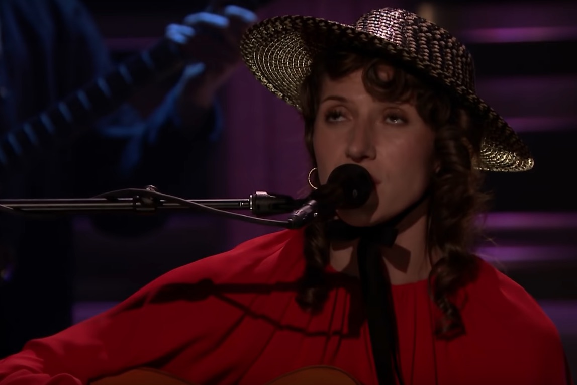 Aldous-Harding-on-Fallon