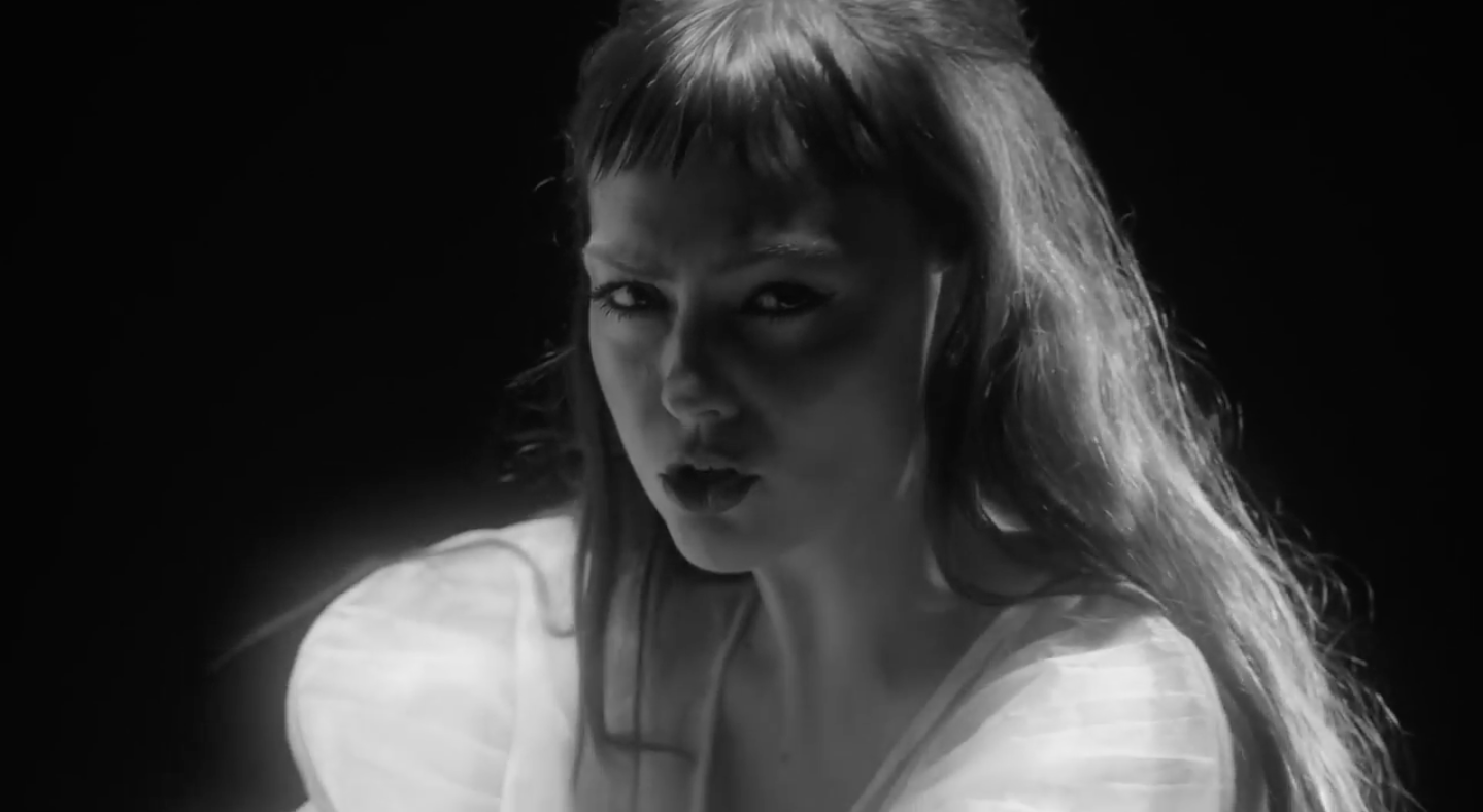 Angel Olsen - "All Mirrors" Video