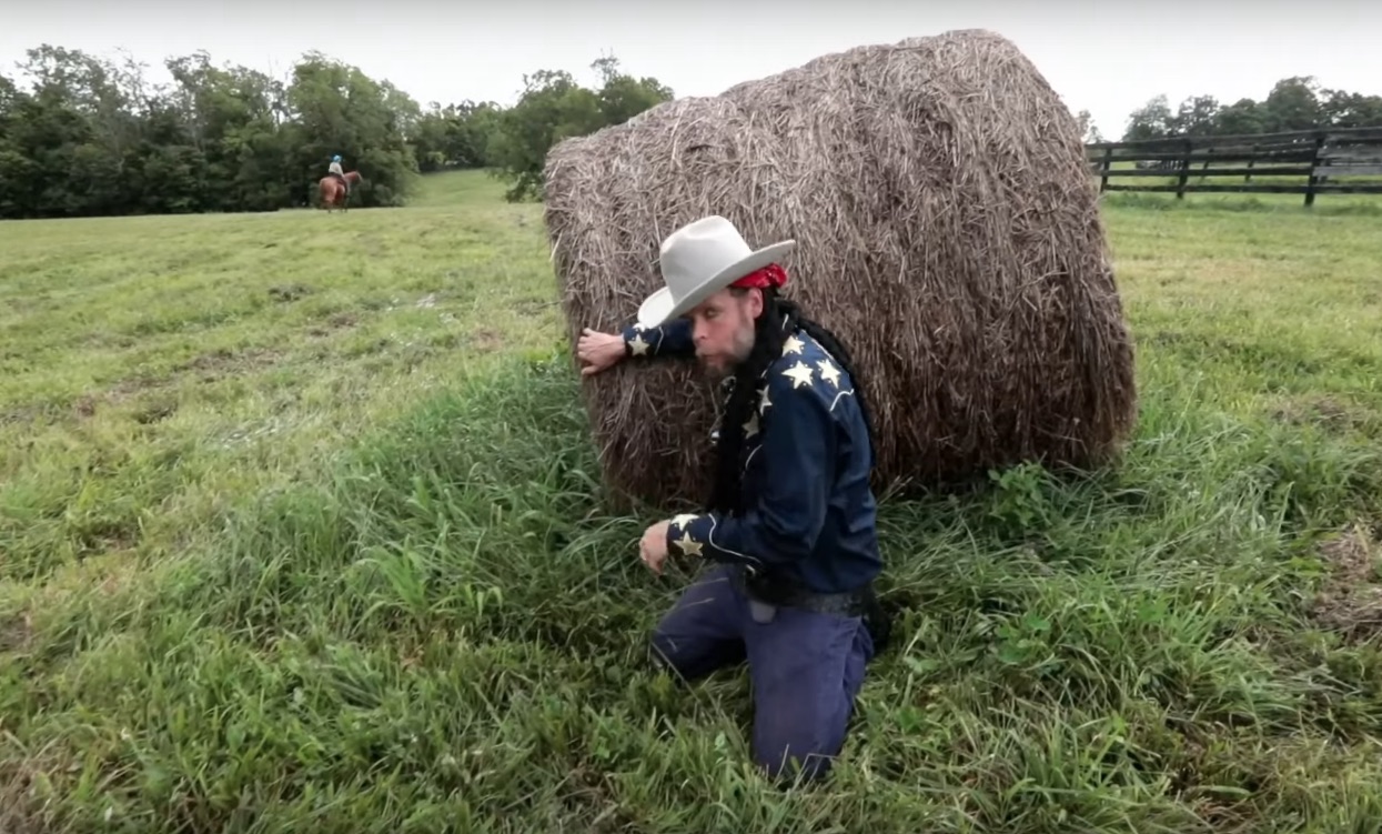 Bonnie-Prince-Billy-At-The-Back-Of-The-Pit