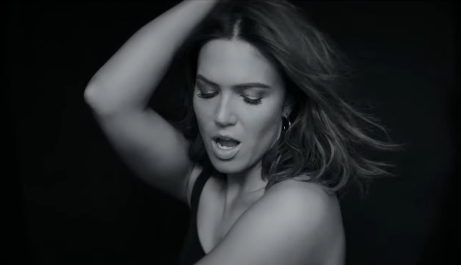 Mandy-Moore-When-I-Wasnt-Watching-video