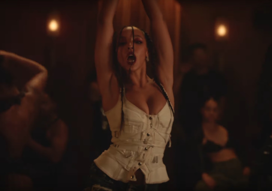 Tinashe-Die-A-Little-Bit-video