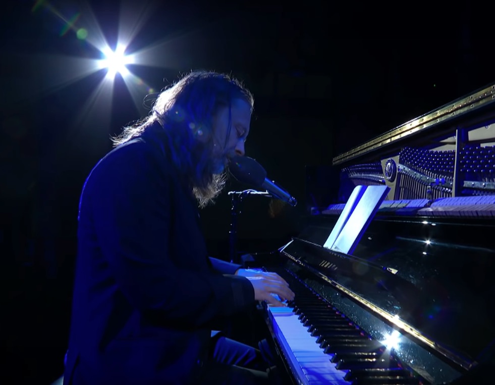 Thom-Yorke-on-Colbert