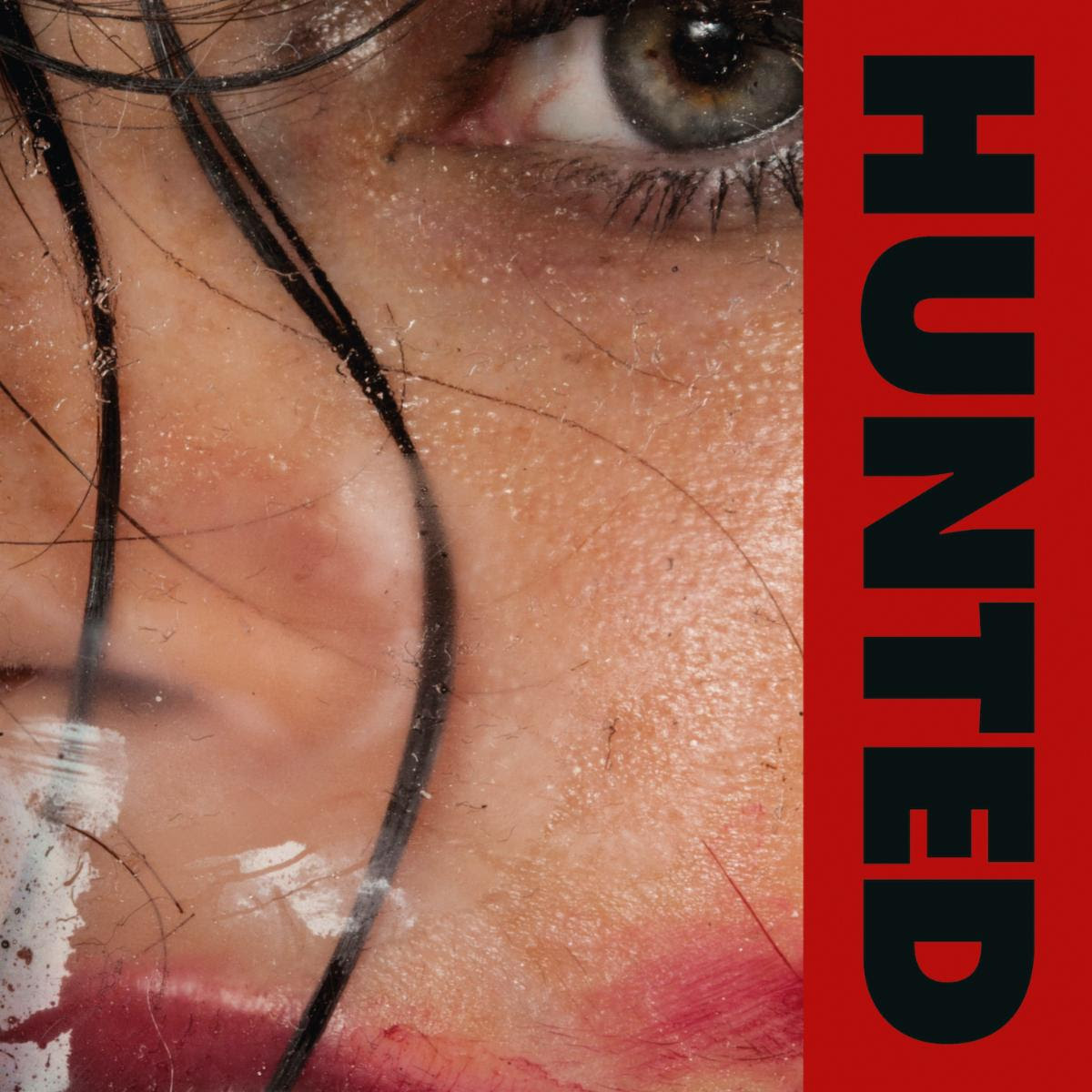 Anna-Calvi-Hunted
