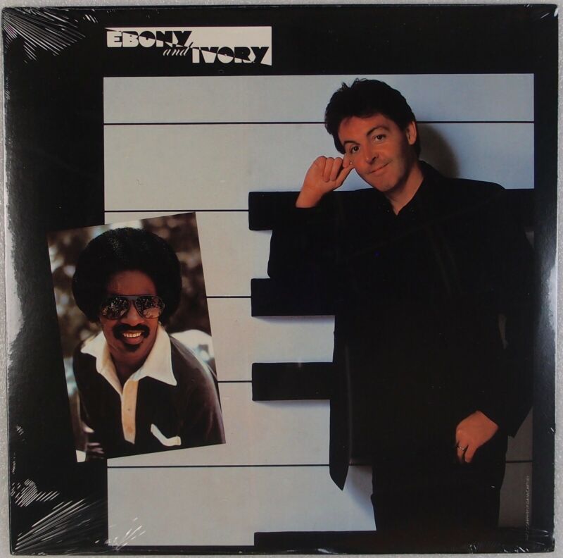 Paul-McCartney-and-Stevie-Wonder-Ebony-And-Ivory