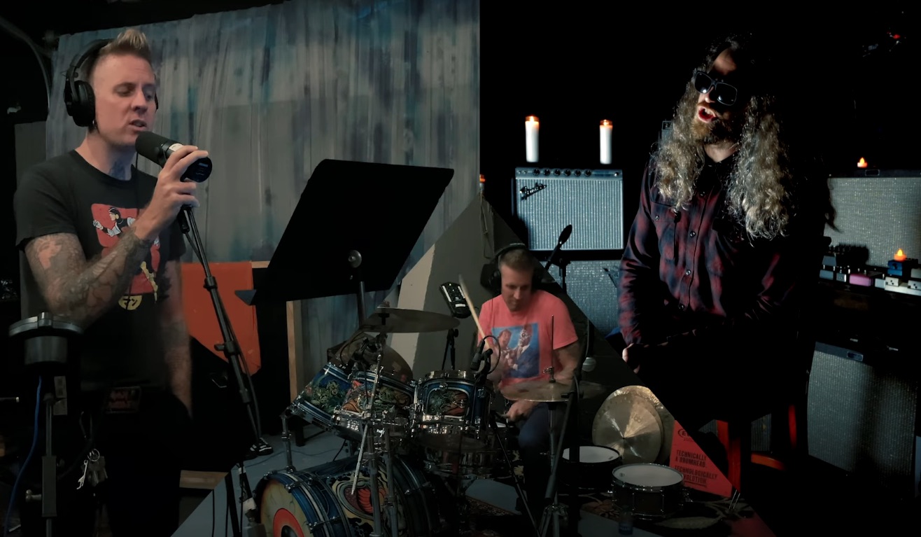 Two-Minutes-To-Late-Night