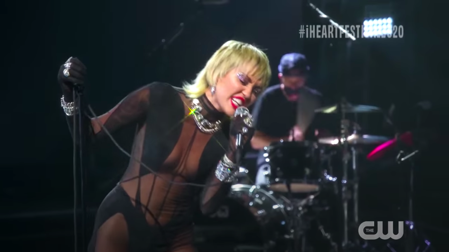 Miley Cyrus iHeartRadio Music Festival - Heart Of Glass