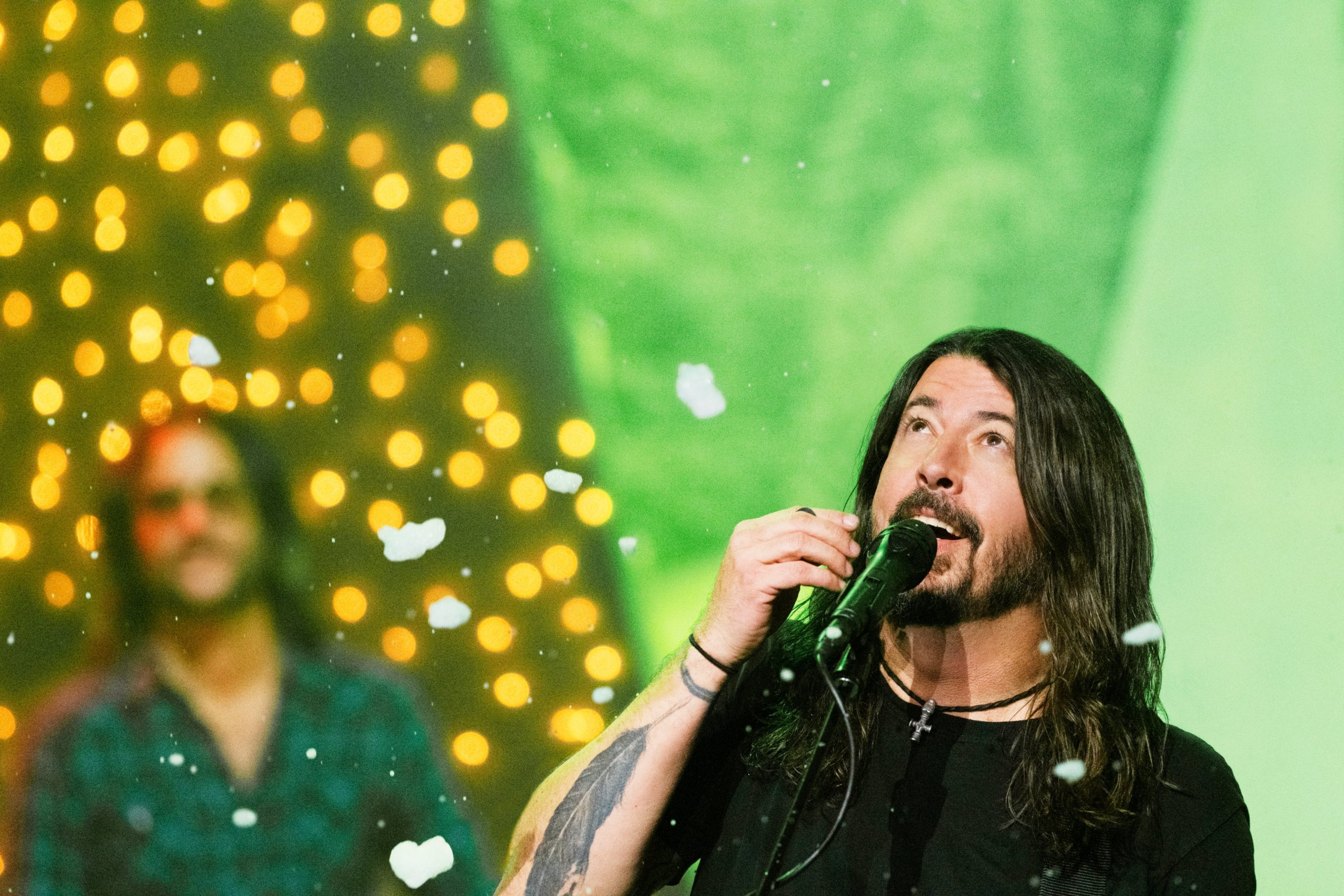 Foo Fighters Holiday Plays