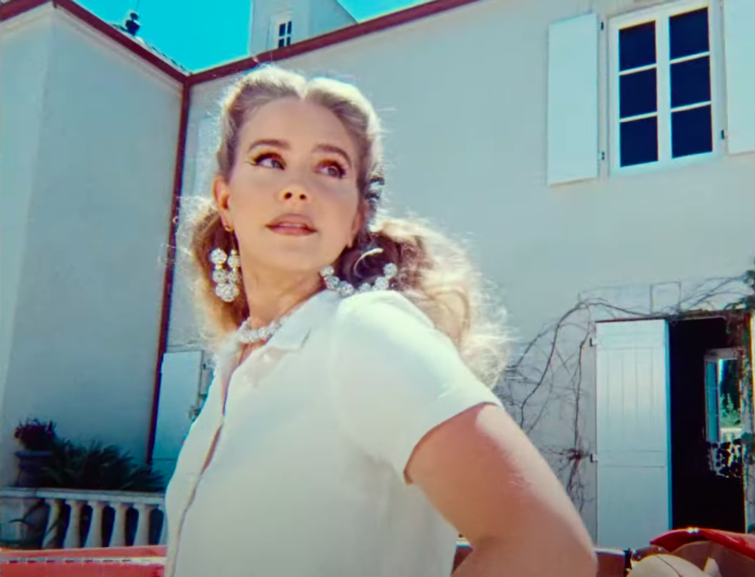 Lana Del Rey - "Chemtrails"