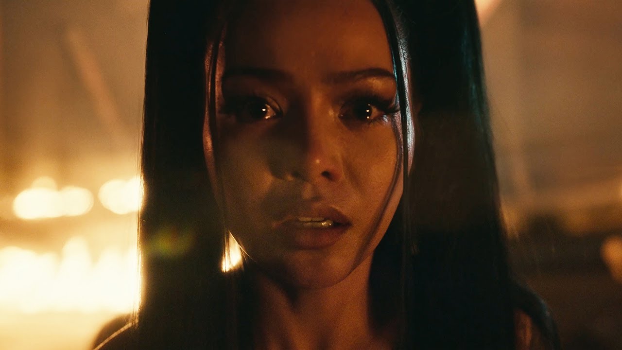 Bella Poarch - "Dolls Kill"