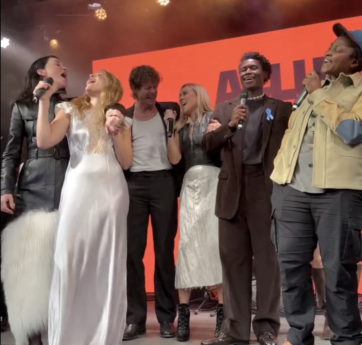 Watch Sheryl Crow, St. Vincent, Maggie Rogers, & More Sing “If It Makes You Happy” At ACLU Benefit In Brooklyn