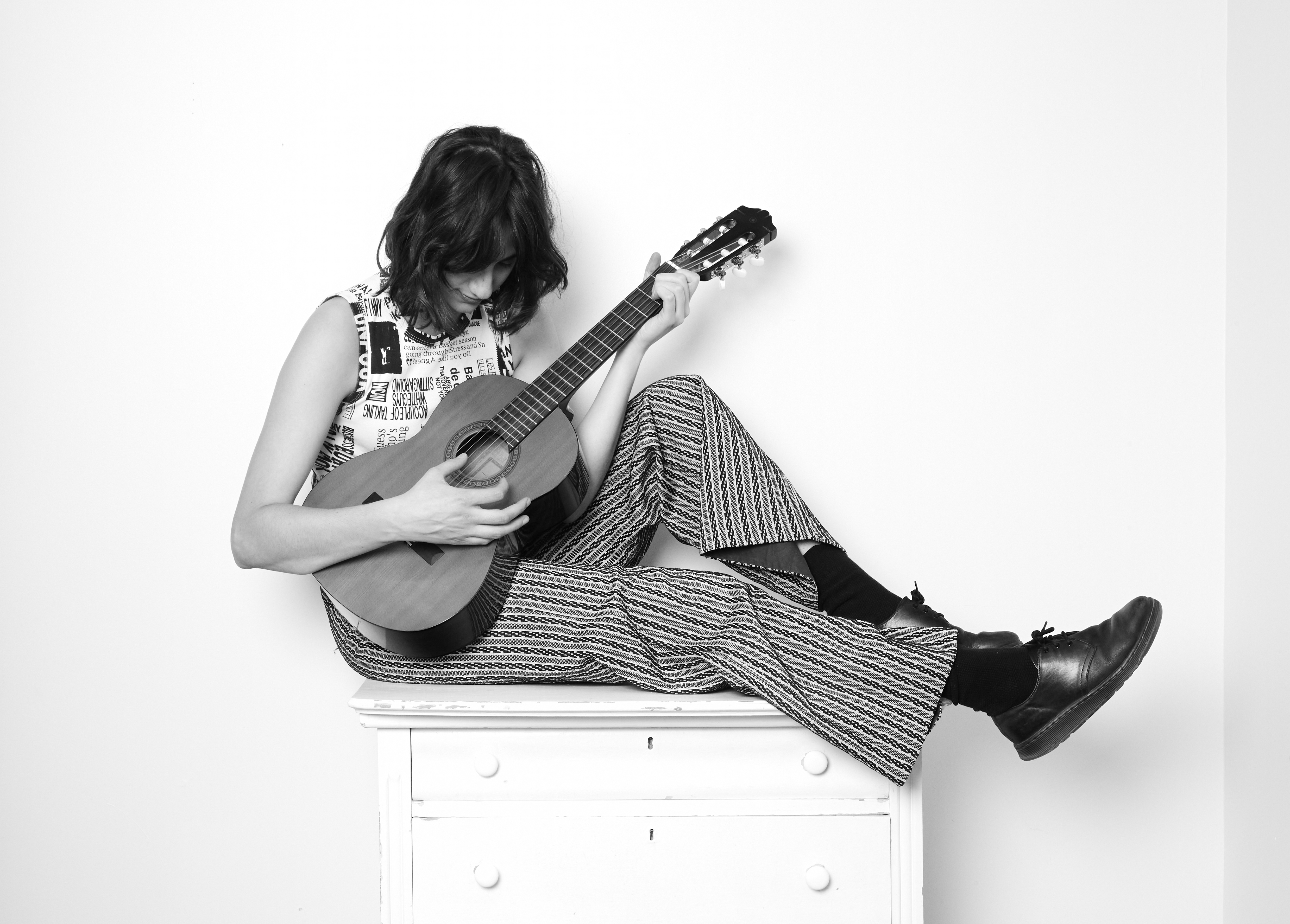 Common Holly – “Amour, Amour” (Michel Legrand Cover)