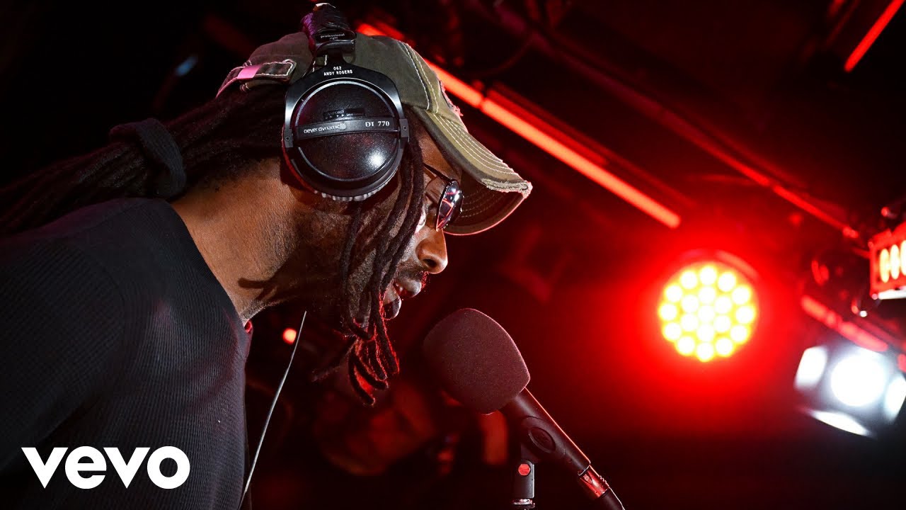 Watch Blood Orange Cover Coldplay’s “Don’t Panic” In The BBC Live Lounge