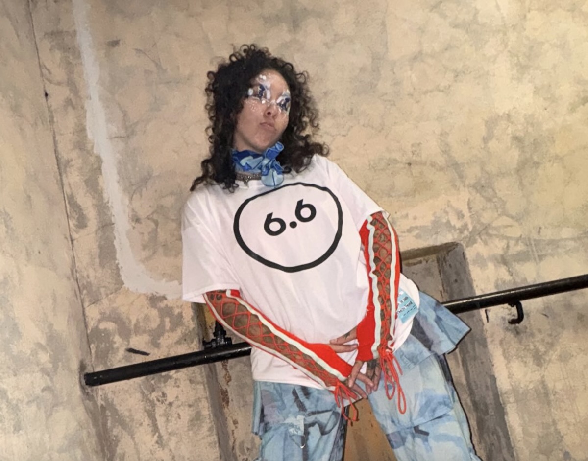 Indigo De Souza Played Pitchfork Fest In A Shirt Featuring Their 6.6 Review Of Her Album