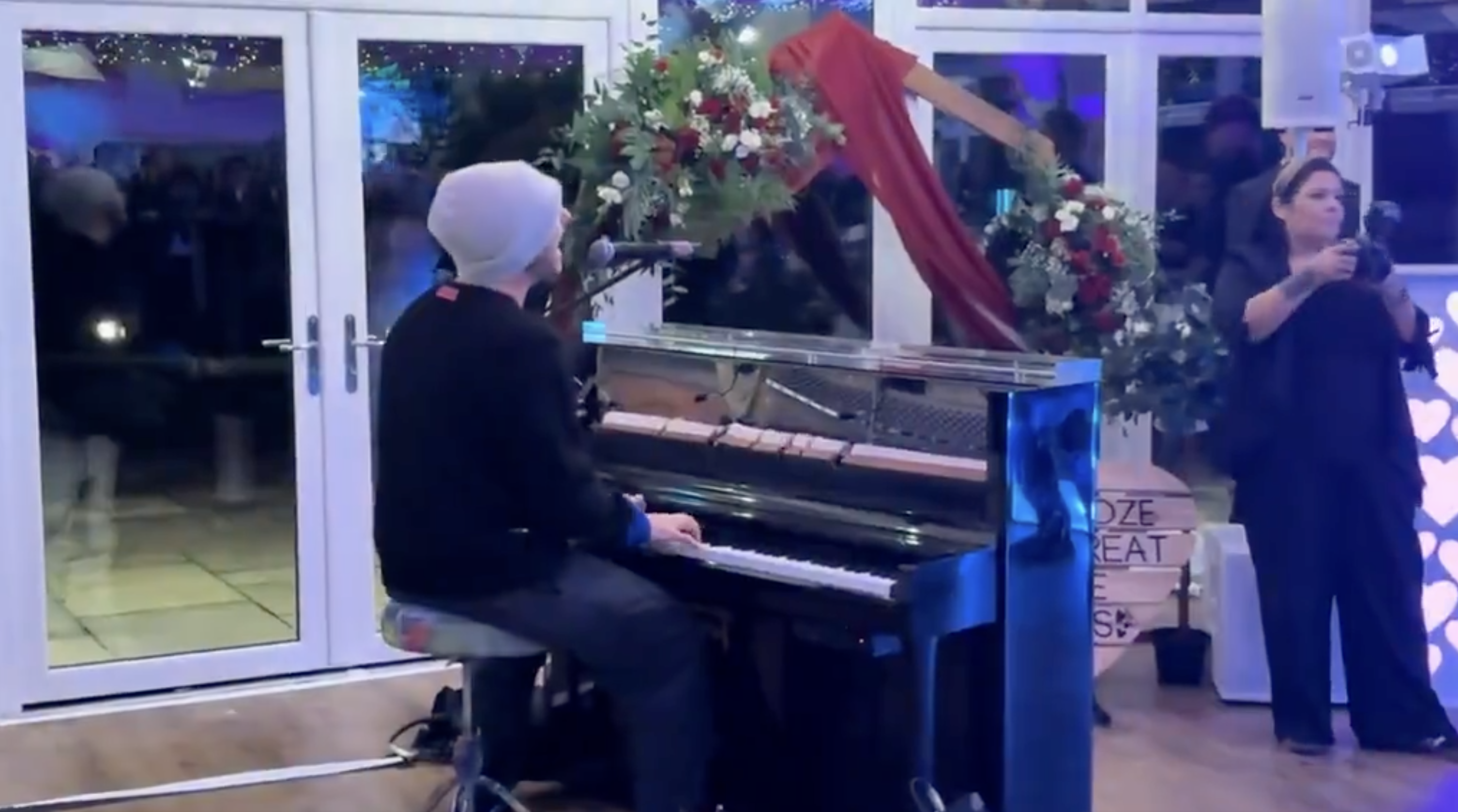 Coldplay’s Chris Martin Surprises Newlyweds With First Dance Song