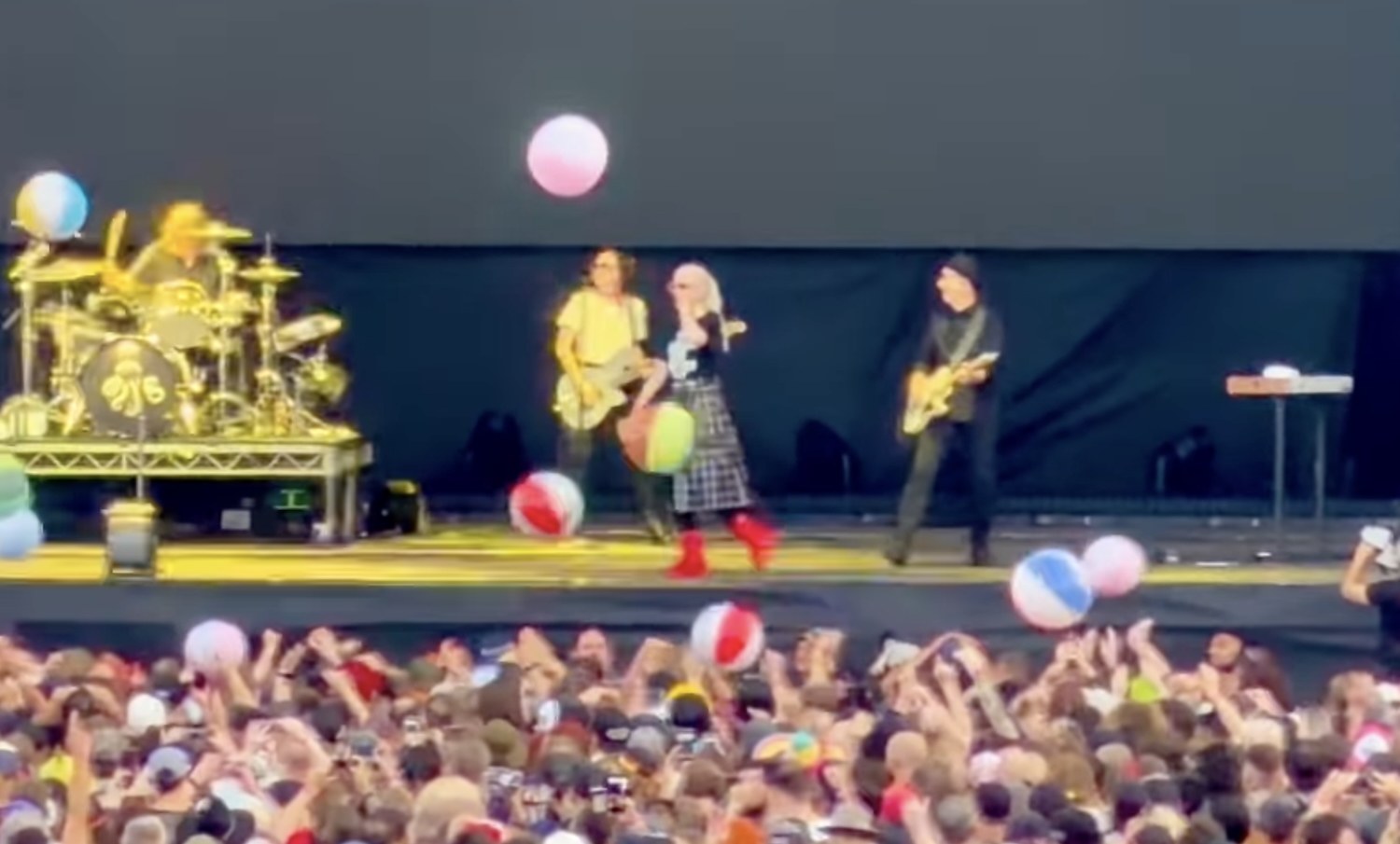 Garbage’s Shirley Manson Addresses Beach Ball Backlash In Brisbane