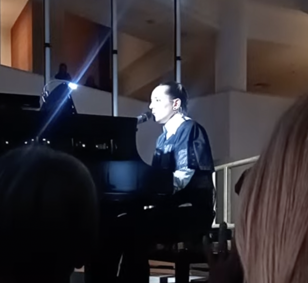 Watch Jehnny Beth Cover David Bowie At British Library Tribute Event