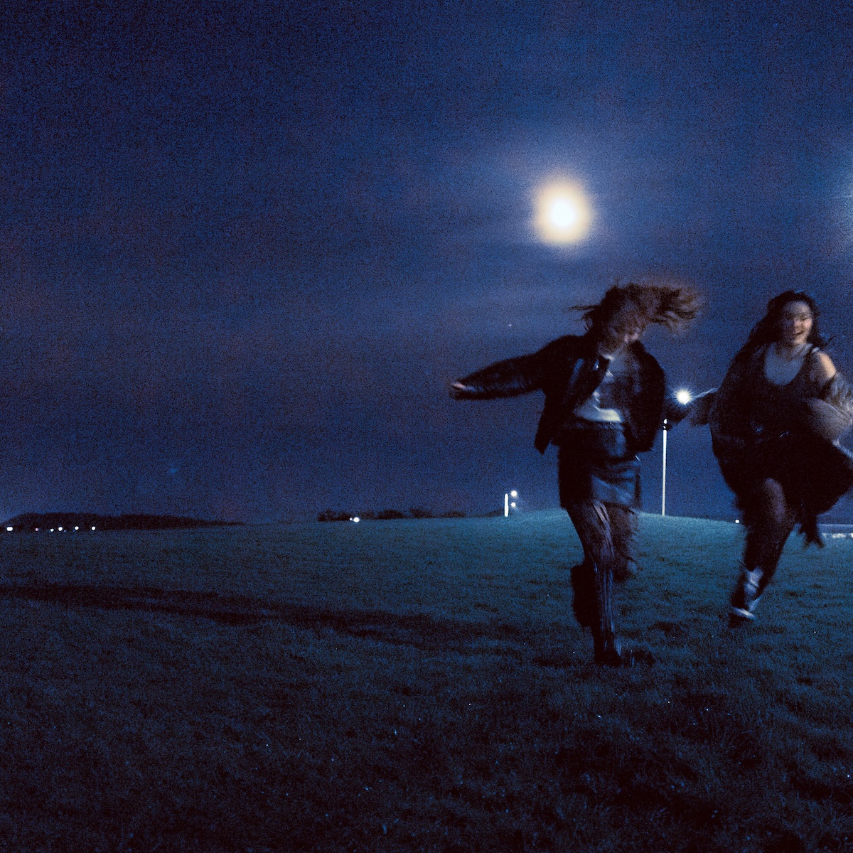 Lucia & The Best Boys – “Lonely Girl” (Feat. Lauren Mayberry)