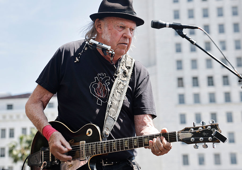 Neil Young Cancels 2026 Tour