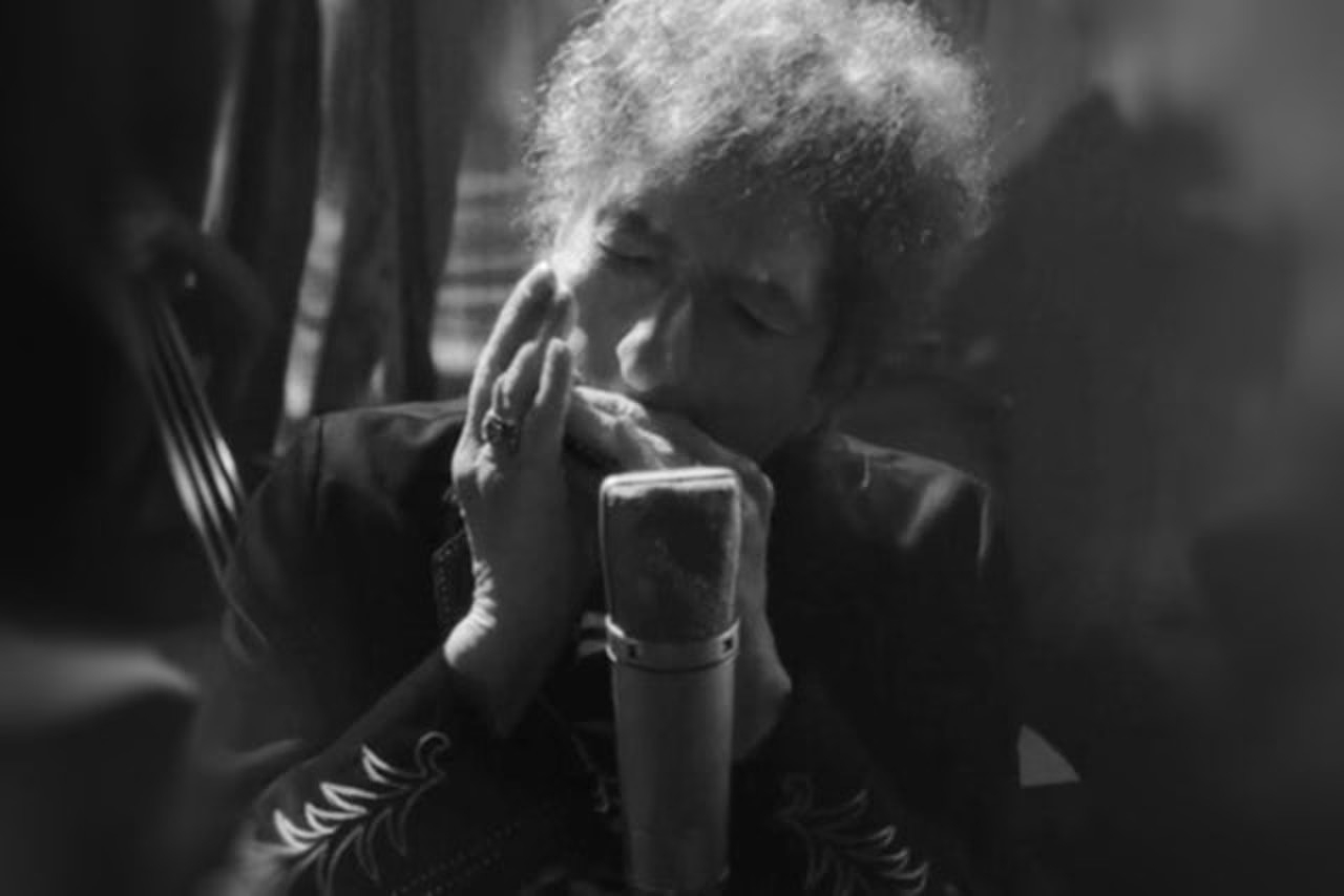 Bob Dylan Kicks Off 2026 Tour With New Cover, Oh Mercy Rarity