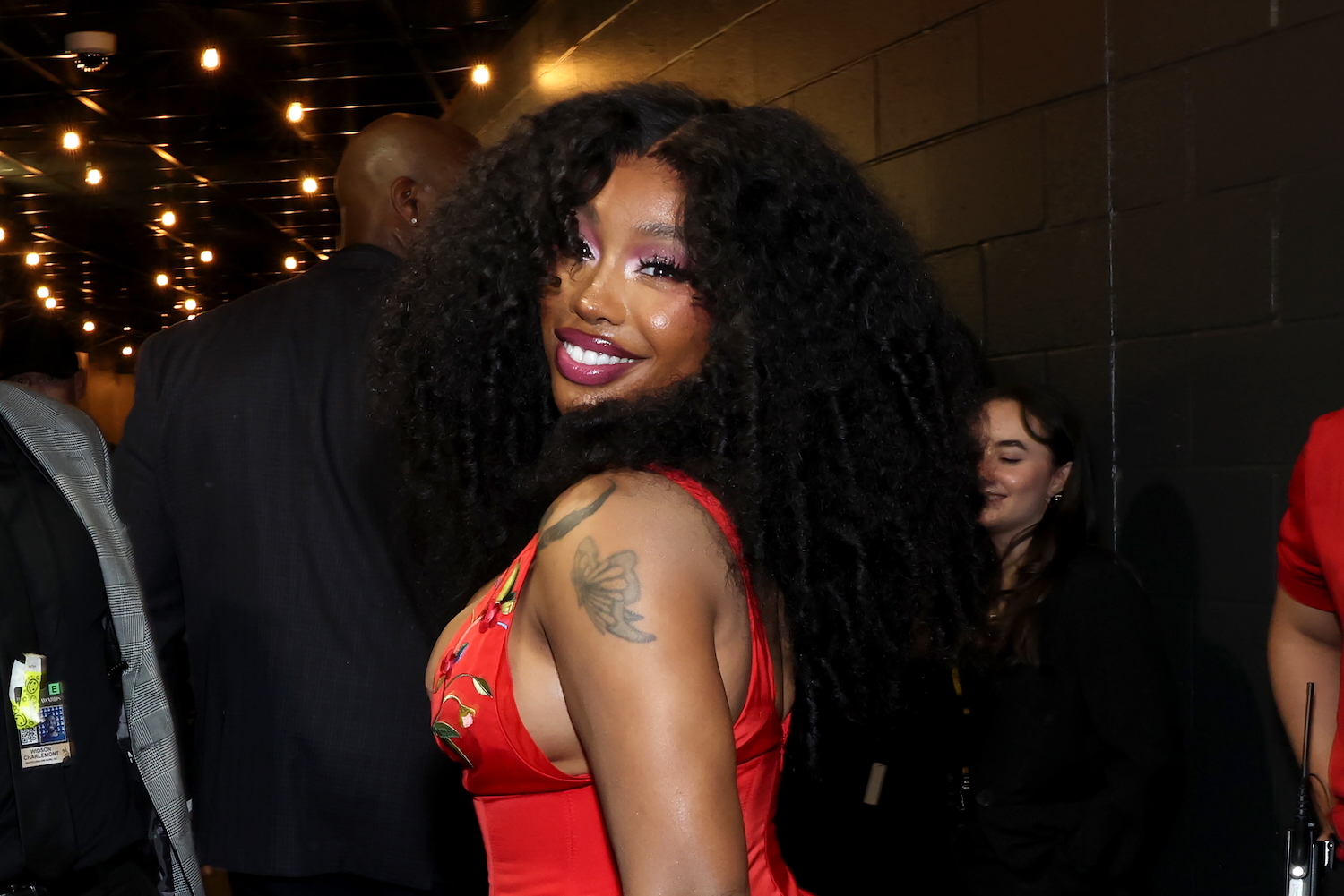 SZA Covers Goo Goo Dolls’ Resurgent “Iris”
