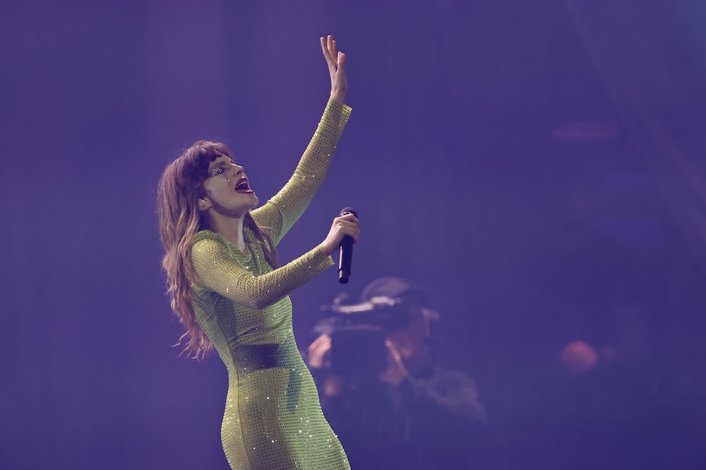 Chvrches Debut New Song “Conman” At Robert Smith’s Teenage Cancer Trust Benefit